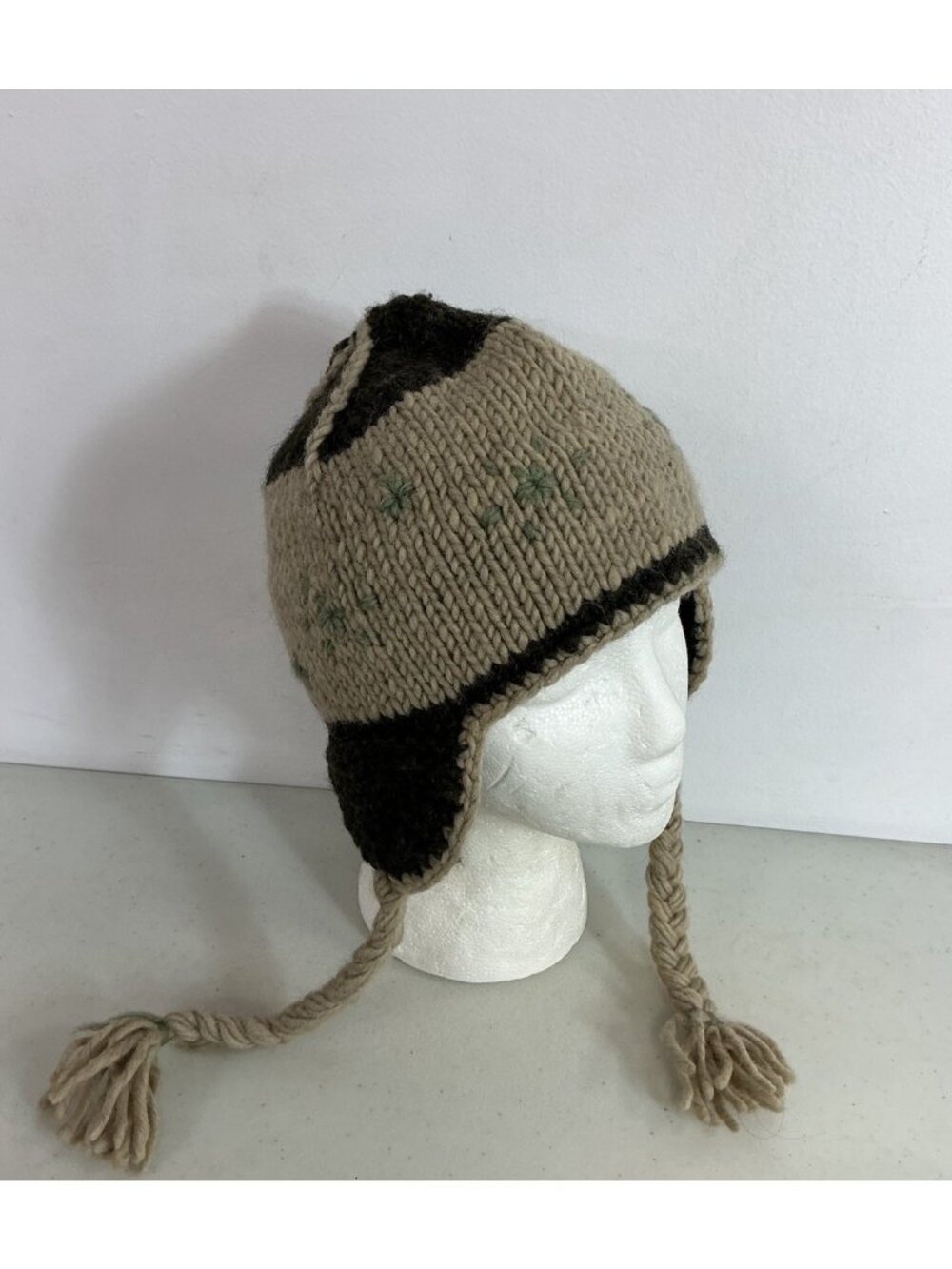 Ambler Handknit Wool Hat Beanie Made in Nepal Womens One Size